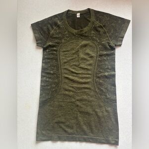 Lululemon Swiftly Tech Short-Sleeve Shirt dark green size 6